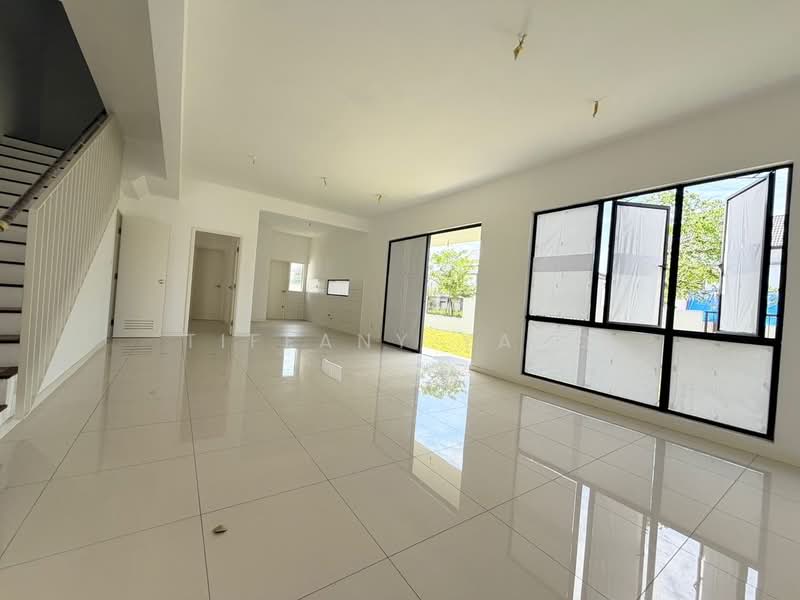 Rumah Teres 2 Tingkat untuk Dijual di Kota Emerald (Rawang) - Tiffany Yang - Living Room - PropertyGuru.com.my