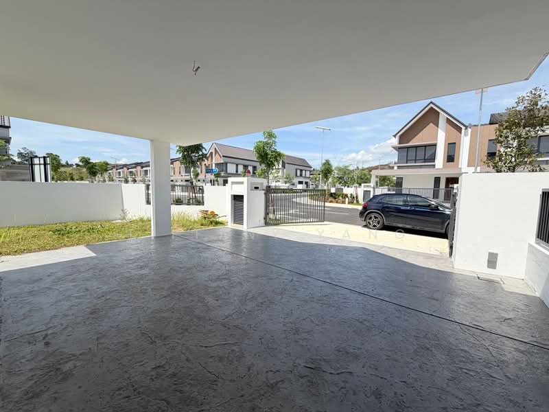 Rumah Teres 2 Tingkat untuk Dijual di Kota Emerald (Rawang) - Tiffany Yang - Car Porch - PropertyGuru.com.my