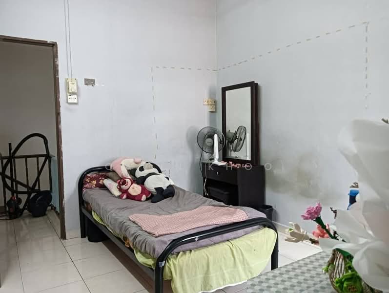 Rumah Teres 2 Tingkat untuk Dijual di Taman Cempaka (Ipoh) - Qazin Khoo - Bedroom - PropertyGuru.com.my