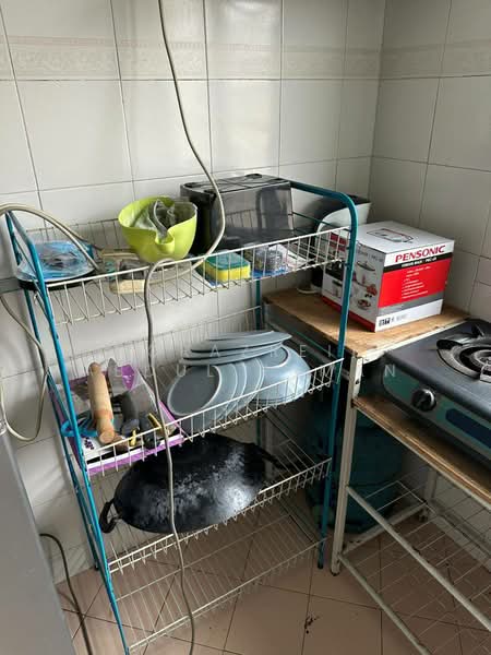 Flat for Rent at Flat PKNS Section 7 - Norazrein Abdul Raman - Kitchen - PropertyGuru.com.my