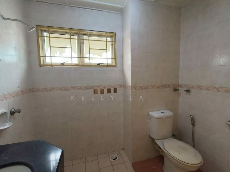 Rumah Teres 2 Tingkat untuk Dijual di Taman Usahawan (Kepong) - Kelly Lai - Bathroom - PropertyGuru.com.my
