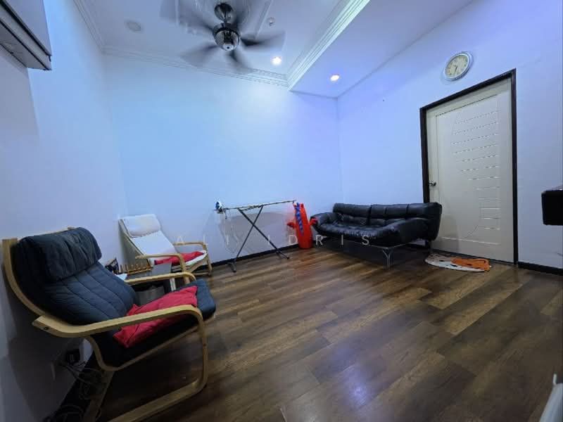 2.5-storey Terraced House for Sale in Ukay Perdana (Ulu Kelang) - Ali Idris - Living Room - PropertyGuru.com.my