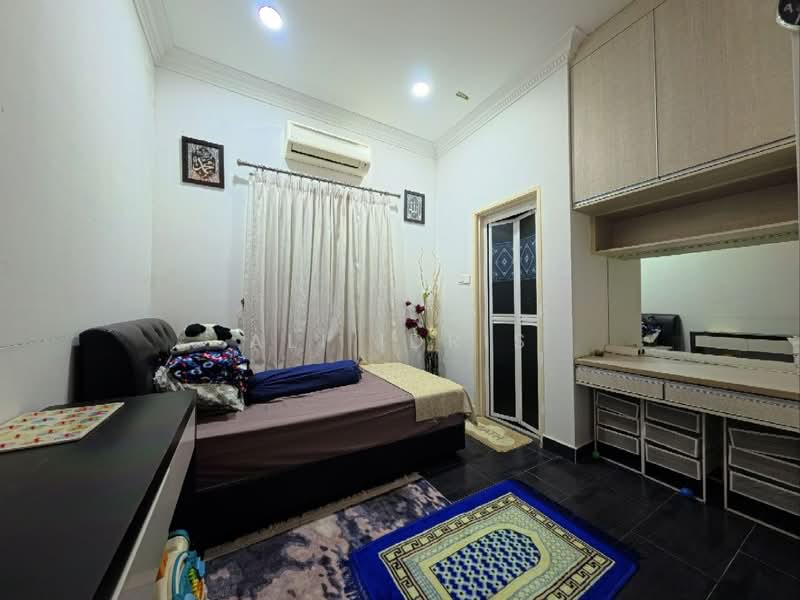 2.5-storey Terraced House for Sale in Ukay Perdana (Ulu Kelang) - Ali Idris - Bedroom - PropertyGuru.com.my
