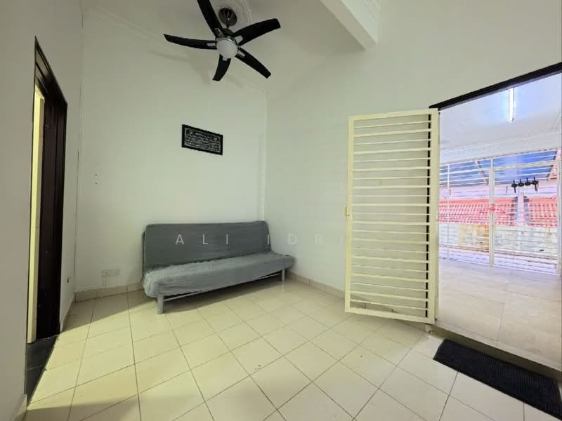 2.5-storey Terraced House for Sale in Ukay Perdana (Ulu Kelang) - Ali Idris - Living Room - PropertyGuru.com.my
