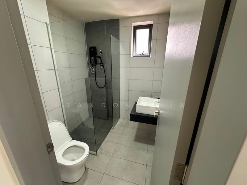 Servis Apartment untuk Disewa di The Era @ Duta North - Brandon Chia - Bathroom - PropertyGuru.com.my