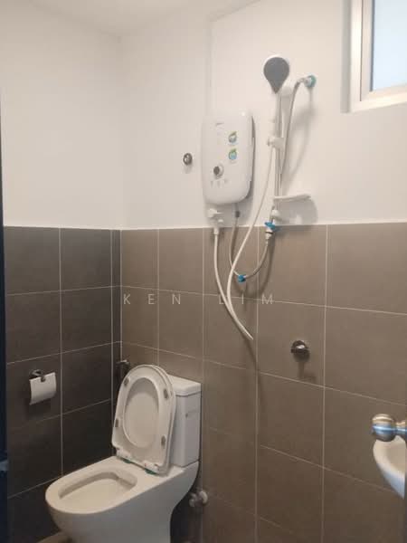 Apartment for Rent at Residensi Akasia Jubilee - Ken Lim - Living Bathroom - PropertyGuru.com.my