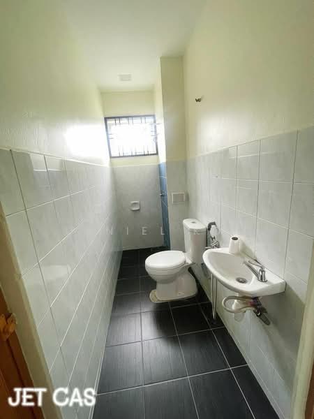 2-storey Terraced House for Sale in Taman Pendamar Indah 2 (Klang) - Daniel Kok - Bathroom - PropertyGuru.com.my