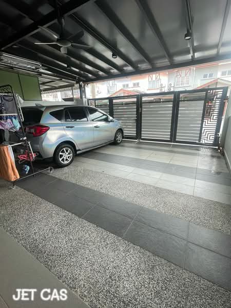2-storey Terraced House for Sale in Taman Pendamar Indah 2 (Klang) - Daniel Kok - Car Park - PropertyGuru.com.my