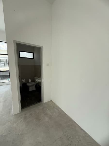 Factory for Rent in Skudai (Johor) - Merry Chua - Bathroom - PropertyGuru.com.my