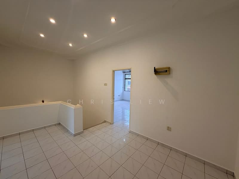 Rumah Teres 2 Tingkat untuk Dijual di Taman Desa Cemerlang (Ulu Tiram) - Chris Liew - Interior - PropertyGuru.com.my