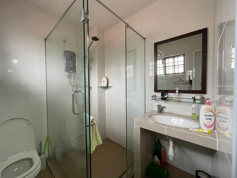 2-storey Terraced House for Sale in Taman Skudai Baru (Skudai) - Sharon Ng - Bathroom - PropertyGuru.com.my