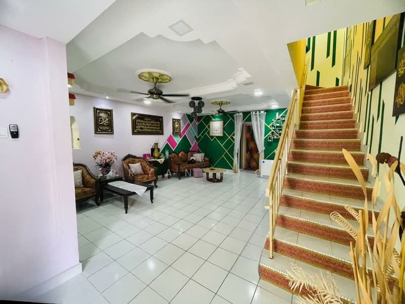 Rumah Teres 2 Tingkat untuk Dijual di Taman Alam Jaya (Ijok) - Bryan Yeoh - Living Room - PropertyGuru.com.my