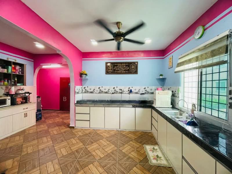 Rumah Teres 2 Tingkat untuk Dijual di Taman Alam Jaya (Ijok) - Bryan Yeoh - Kitchen - PropertyGuru.com.my