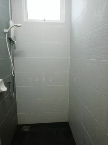 Service Residence for Sale at THE SENAI GARDEN (PANGSAPURI IMPIAN SENAI) - Zoey Lee - Bathroom - PropertyGuru.com.my