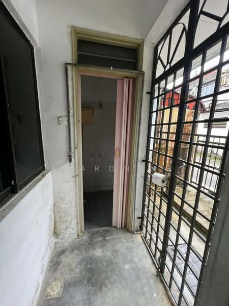 2-storey Terraced House for Sale in Taman Bukit Mewah (Tampoi) - Sharon Ng - Bathroom - PropertyGuru.com.my