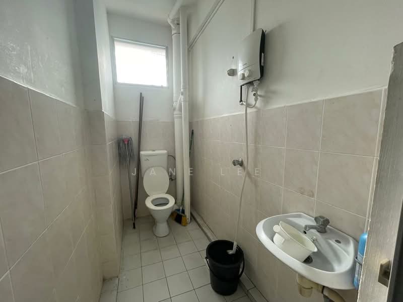 Condominium for Sale at Hillside Garden - Jane Lee - Bathroom - PropertyGuru.com.my