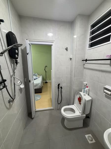 Rumah Teres 2 Tingkat untuk Dijual di Ulu Yam (Selangor) - Edmund CH Leow - Bathroom - PropertyGuru.com.my