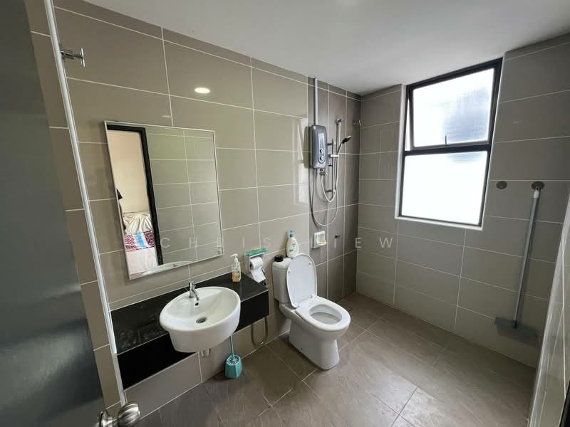 2-storey Terraced House for Sale in Taman Glenmarie (Johor Bahru) - Chris Liew - Bathroom - PropertyGuru.com.my