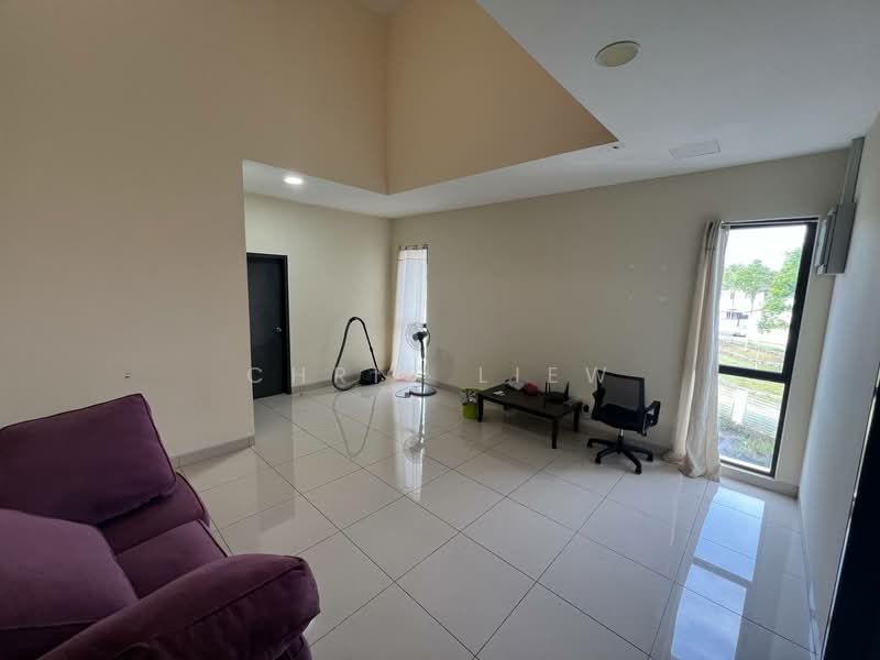 2-storey Terraced House for Sale in Taman Glenmarie (Johor Bahru) - Chris Liew - Living Room - PropertyGuru.com.my