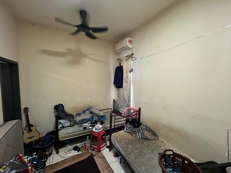 2-storey Terraced House for Sale in Taman Glenmarie (Johor Bahru) - Chris Liew - Bedroom - PropertyGuru.com.my