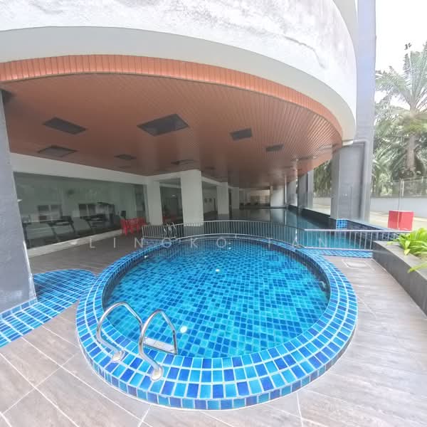 Pangsapuri untuk Disewa di The Venus Residence - Lingko Tan - Pool - PropertyGuru.com.my