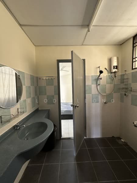Kondominium untuk Dijual di Platinum Hill PV 5 - Melody Leong - Bathroom - PropertyGuru.com.my