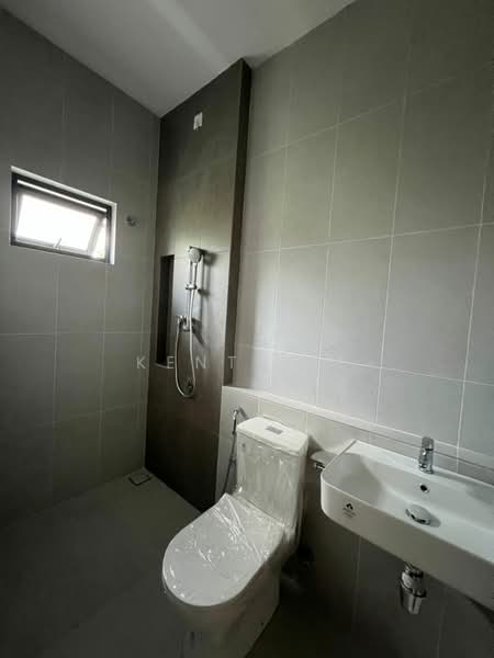 Rumah Teres 2 Tingkat untuk Dijual di Bandar Kinrara (Selangor) - Kent Lai - Bathroom - PropertyGuru.com.my