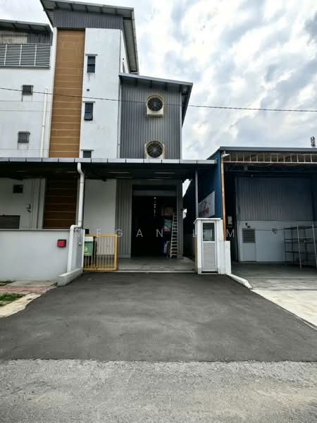 Factory for Rent in Seri Kembangan (Selangor) - Megan Lim - Exterior - PropertyGuru.com.my