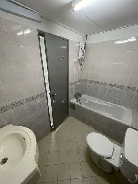 2-storey Terraced House for Rent in Taman Mount Austin (Tebrau) - Jerry Ng - Bathroom - PropertyGuru.com.my