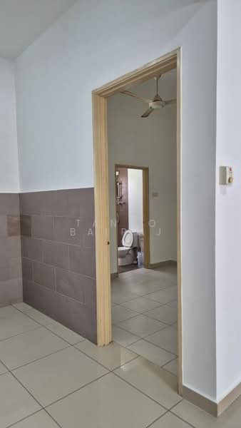 Rumah Teres 2 Tingkat untuk Disewa di 16 Sierra (Puchong) - Tango Balraj - Bathroom - PropertyGuru.com.my