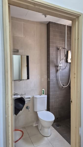 Rumah Teres 2 Tingkat untuk Disewa di 16 Sierra (Puchong) - Tango Balraj - Bathroom - PropertyGuru.com.my