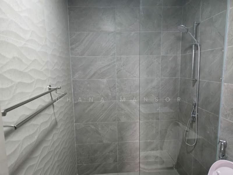 Servis Apartment untuk Disewa di Quinn Residence - Suhana Mansor - Bathroom - PropertyGuru.com.my