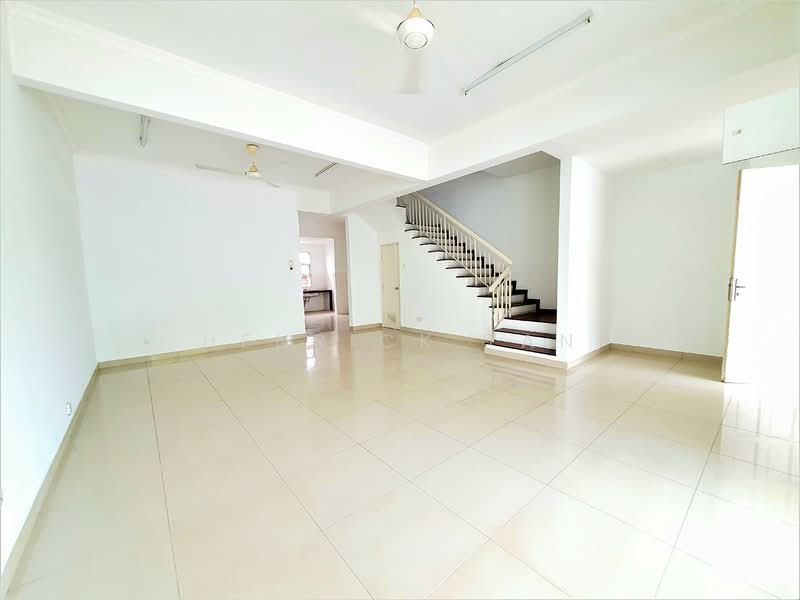 Rumah Teres 2 Tingkat untuk Dijual di Kota Kemuning (Shah Alam) - Henrick Tan - Living Room - PropertyGuru.com.my