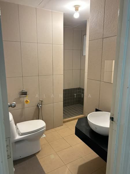 Apartment for Rent at Larkin Residence (Phase Three) - Alan Tia - Bathroom - PropertyGuru.com.my