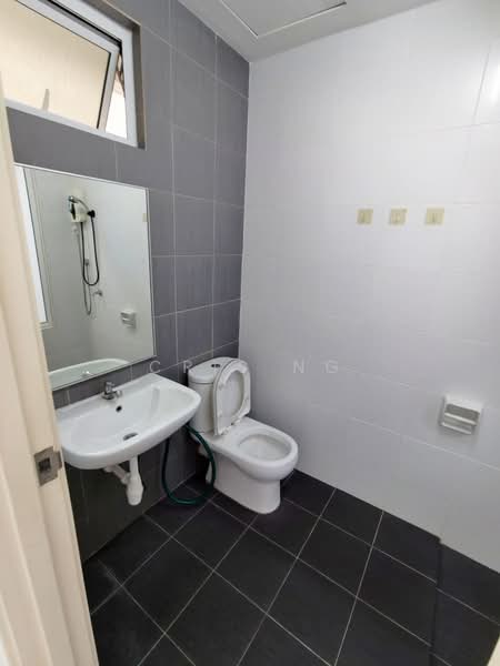 Condominium for Sale at SummerSkye Residences - Cris Ng - Bathroom - PropertyGuru.com.my