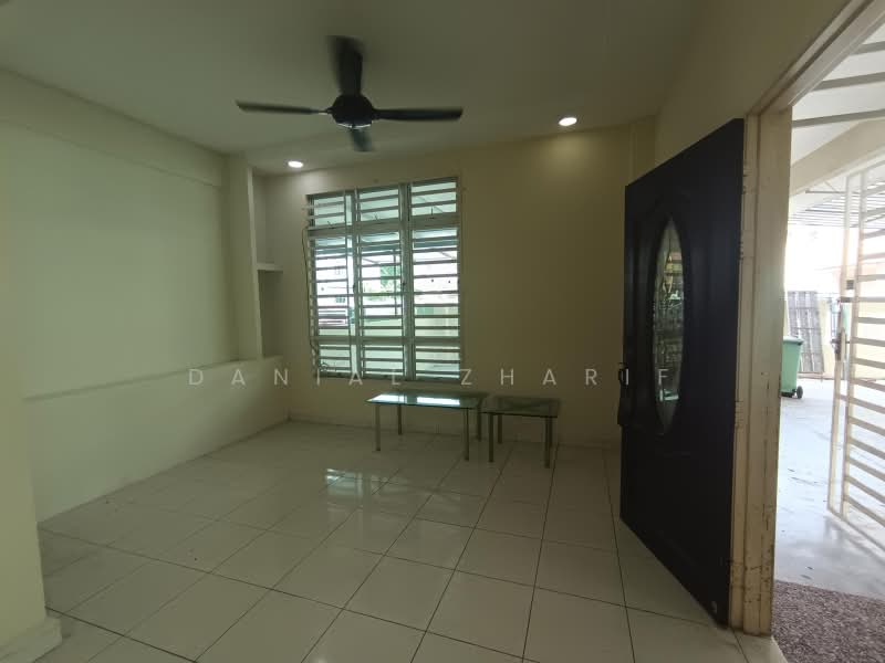Rumah Berkembar untuk Dijual di Sungai Ara (Penang) - Danial Zharif - Living Room - PropertyGuru.com.my