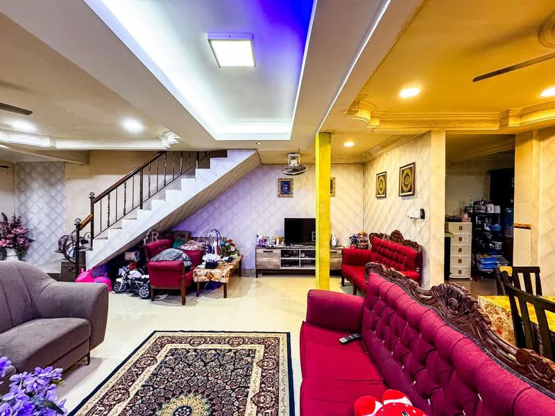 Rumah Teres 2 Tingkat untuk Dijual di Puncak Alam (Selangor) - Noor Aini Bt Ayob - Living Room - PropertyGuru.com.my