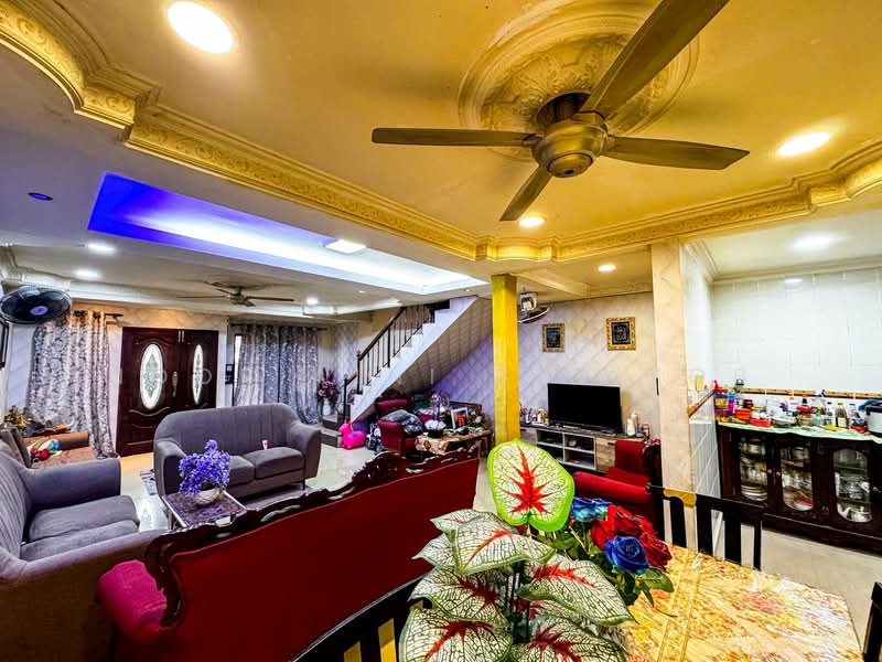 Rumah Teres 2 Tingkat untuk Dijual di Puncak Alam (Selangor) - Noor Aini Bt Ayob - Living Room - PropertyGuru.com.my