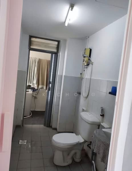 Condominium for Sale at Seri Cendekia - CK Chong - Bathroom - PropertyGuru.com.my