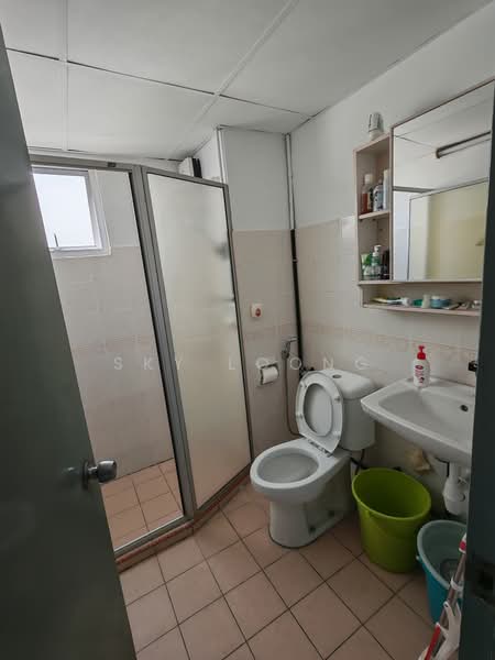 Kondominium untuk Dijual di Pantai Hillpark 2 - Sky Loong - Bathroom - PropertyGuru.com.my