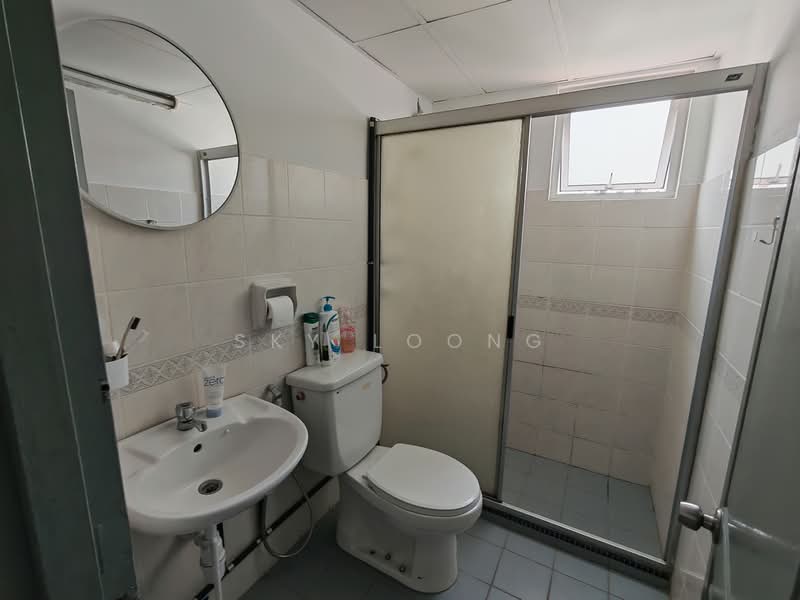 Kondominium untuk Dijual di Pantai Hillpark 2 - Sky Loong - Bathroom - PropertyGuru.com.my