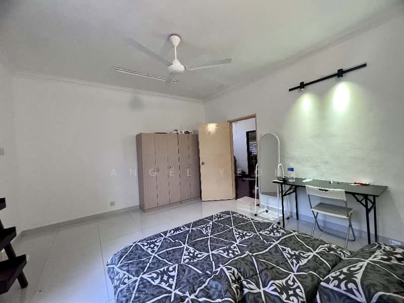 Rumah Teres 2 Tingkat untuk Dijual di Alam Damai (Cheras) - Angel Yeoh - Bedroom - PropertyGuru.com.my