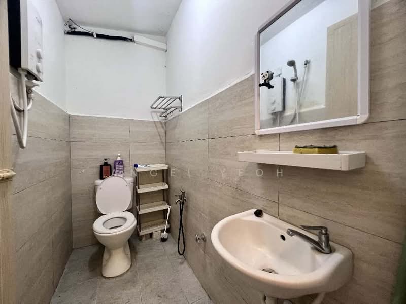 Rumah Teres 2 Tingkat untuk Dijual di Alam Damai (Cheras) - Angel Yeoh - Bathroom - PropertyGuru.com.my