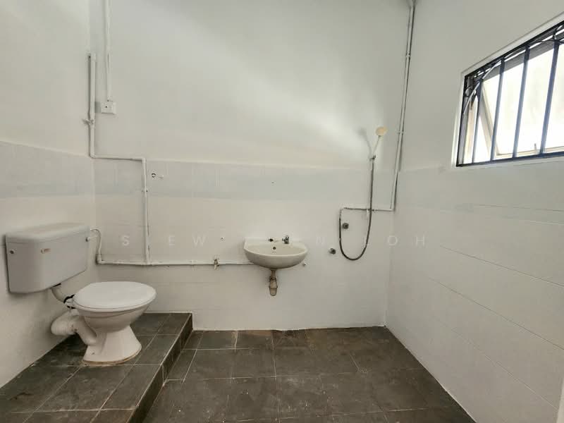 Rumah Teres 2 Tingkat untuk Dijual di SS2 (Petaling Jaya) - Siew Lian Loh - Bathroom - PropertyGuru.com.my