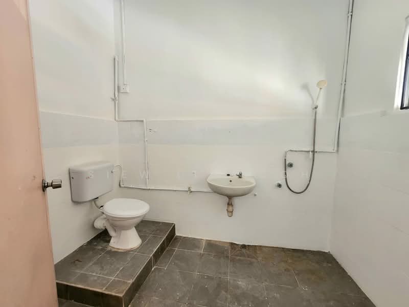 Rumah Teres 2 Tingkat untuk Dijual di SS2 (Petaling Jaya) - Siew Lian Loh - Bathroom - PropertyGuru.com.my