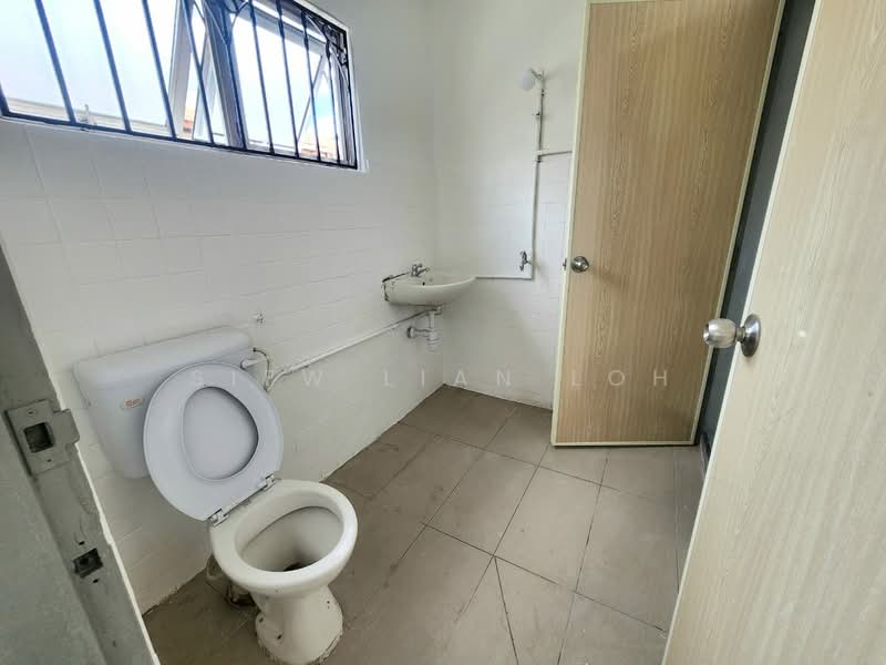Rumah Teres 2 Tingkat untuk Dijual di SS2 (Petaling Jaya) - Siew Lian Loh - Bathroom - PropertyGuru.com.my