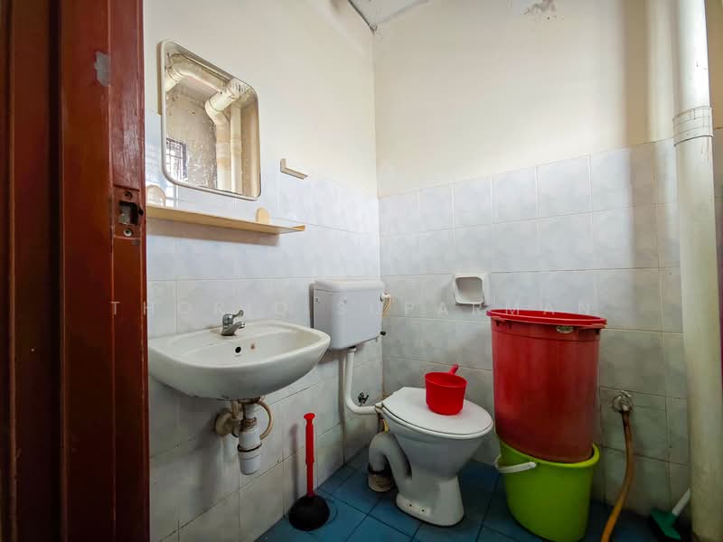 Condominium for Rent at Pangsapuri Beringin - Thoriq Suparman - Bathroom - PropertyGuru.com.my