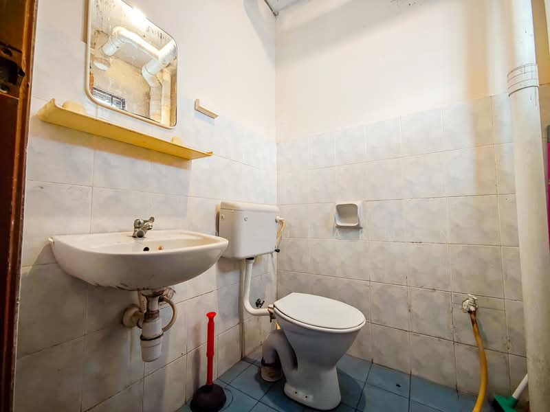 Condominium for Rent at Pangsapuri Beringin - Thoriq Suparman - Bathroom - PropertyGuru.com.my