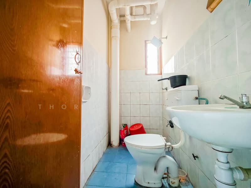 Condominium for Rent at Pangsapuri Beringin - Thoriq Suparman - Bathroom - PropertyGuru.com.my