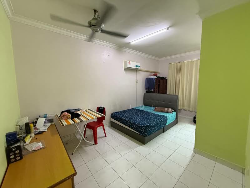 2-storey Terraced House for Sale in Taman Seri Orkid (Skudai) - Lui Lui - Bedroom - PropertyGuru.com.my